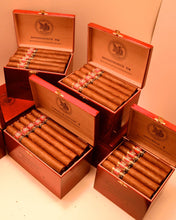 Load image into Gallery viewer, MARCUS DANIEL®<br> SUN GROWN <br> Classic